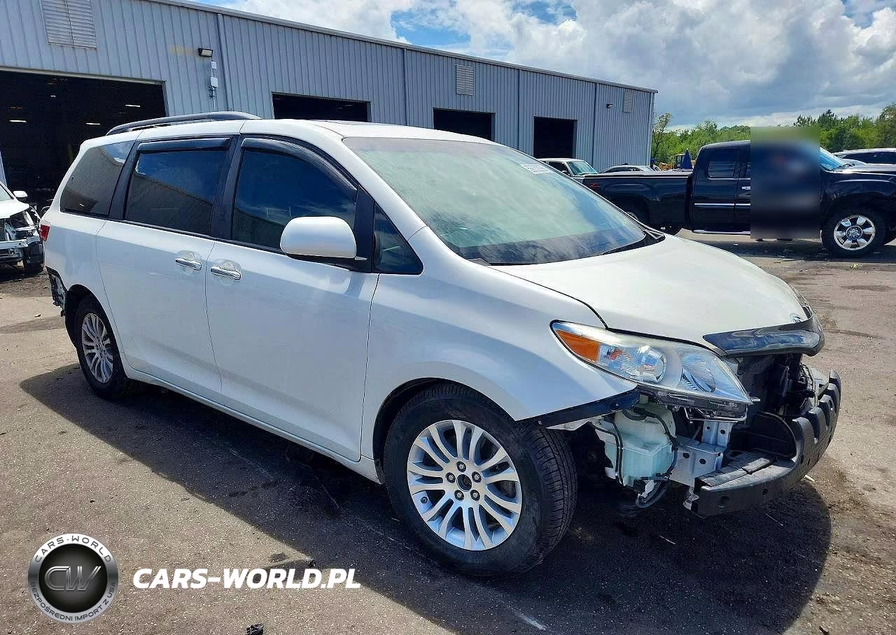 2017 Toyota Sienna Xle 8-Passenger VIN:5TDYZ3DC1HS896381 - 4