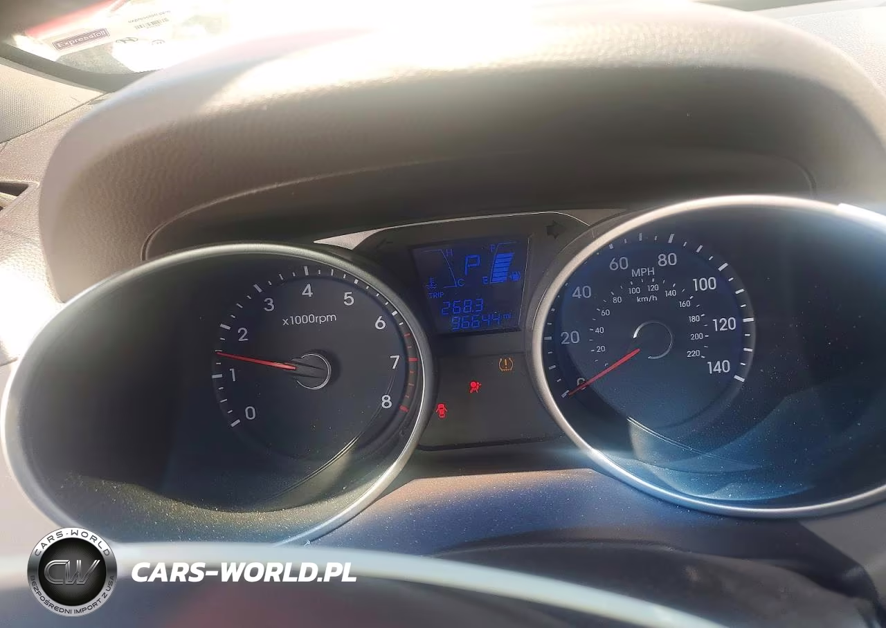 2015 Hyundai Tucson Gls VIN:KM8JTCAF2FU017749 - 9