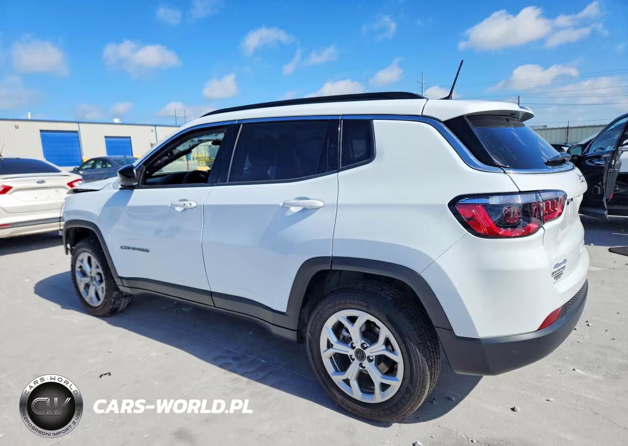 2025 Jeep Compass Latitude VIN:3C4NJDBN6ST552384 - 2