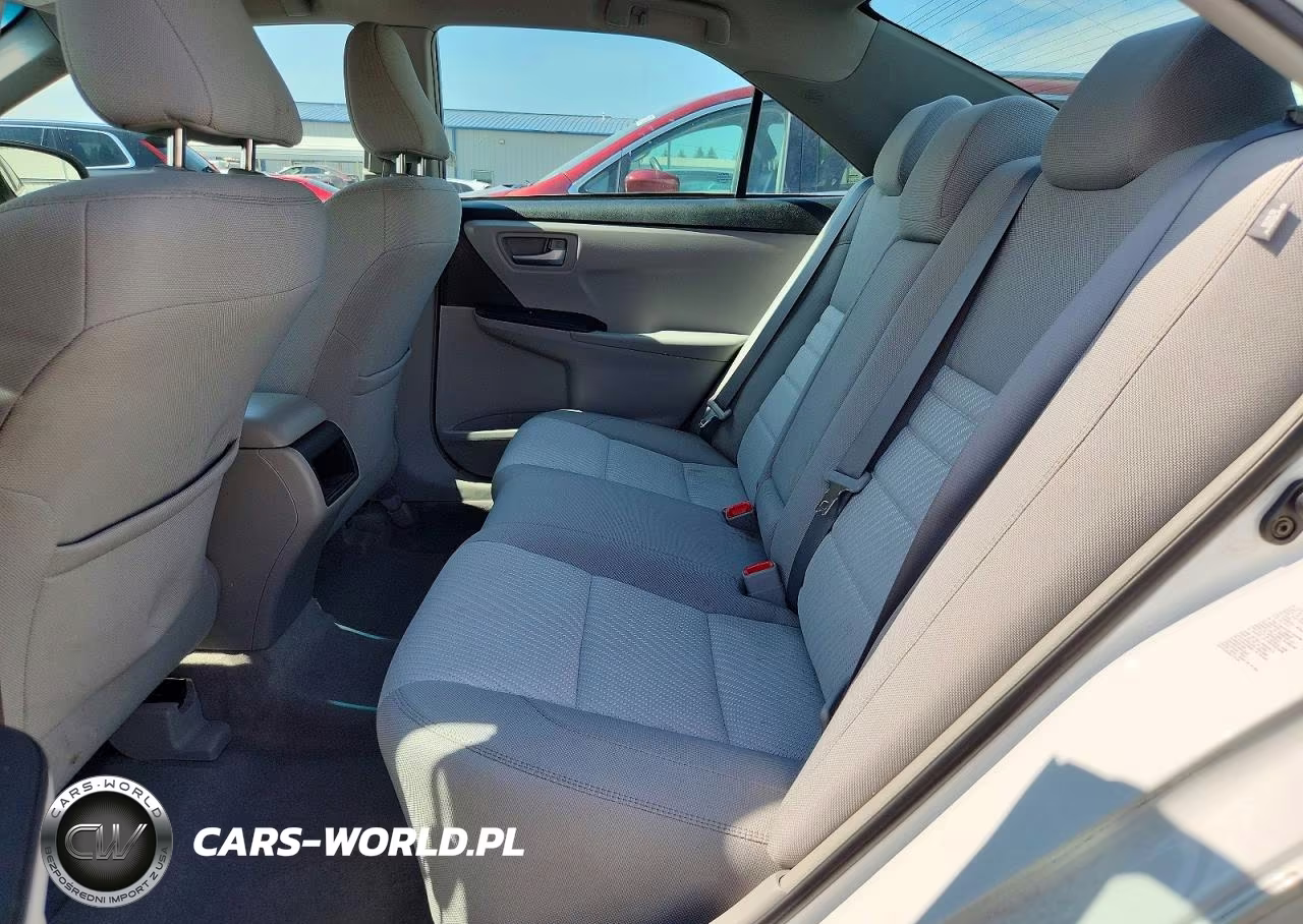 2017 Toyota Camry Le VIN:4T1BF1FKXHU795290 - 10