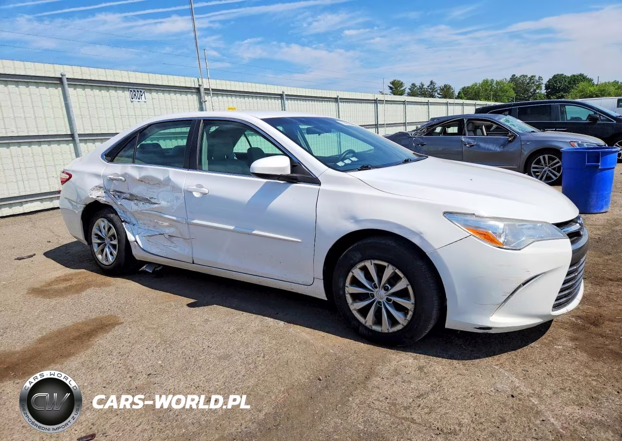 2017 Toyota Camry Le VIN:4T1BF1FKXHU795290 - 4