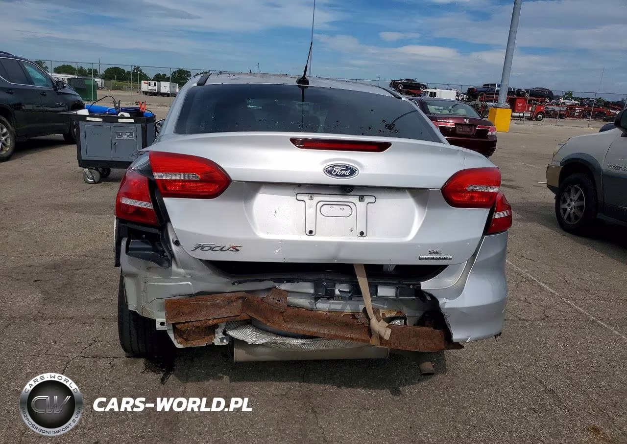 2016 Ford Focus Se VIN:1FADP3F21GL359363 - 6