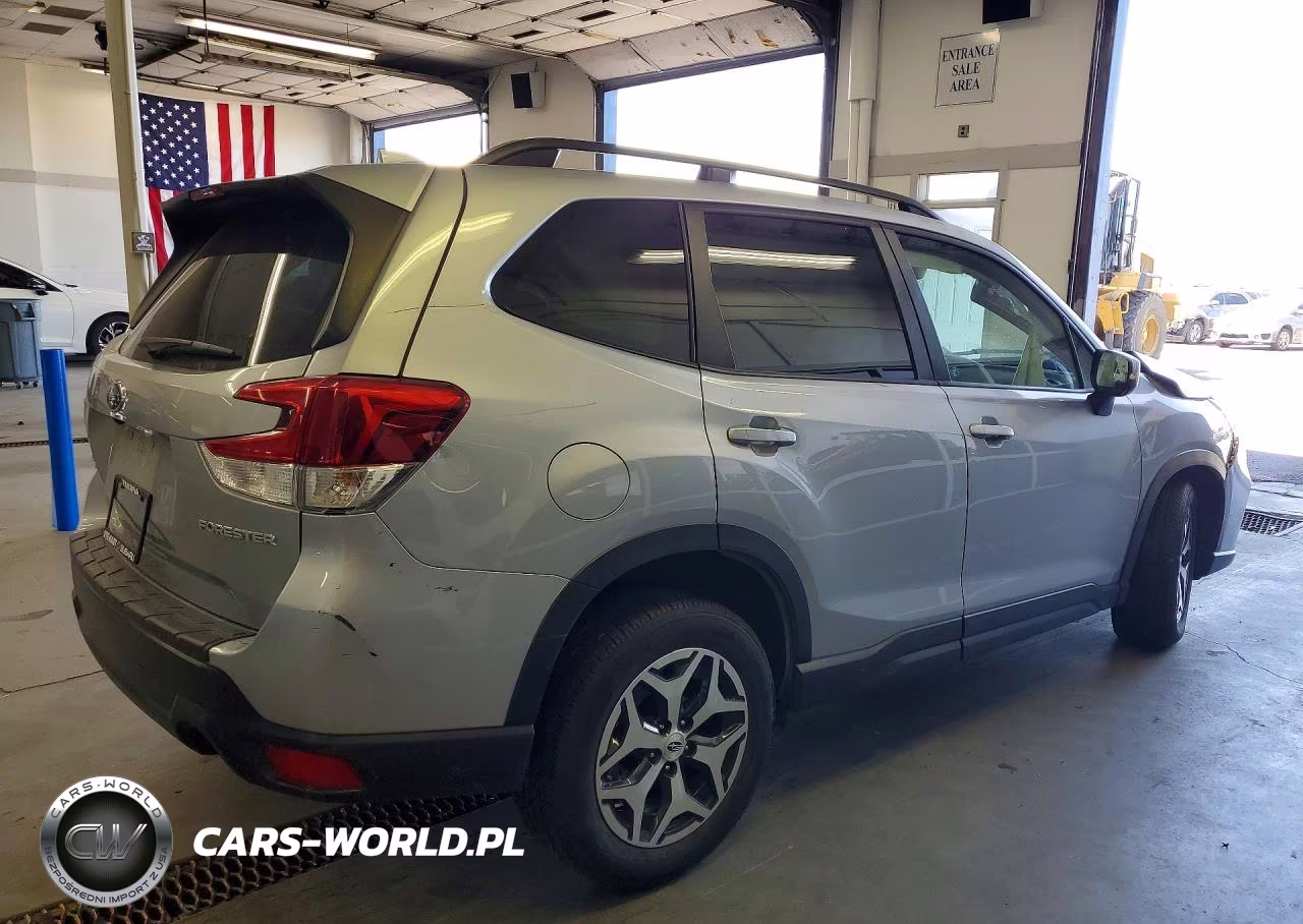2021 Subaru Forester Premium VIN:JF2SKAJC1MH556442 - 3
