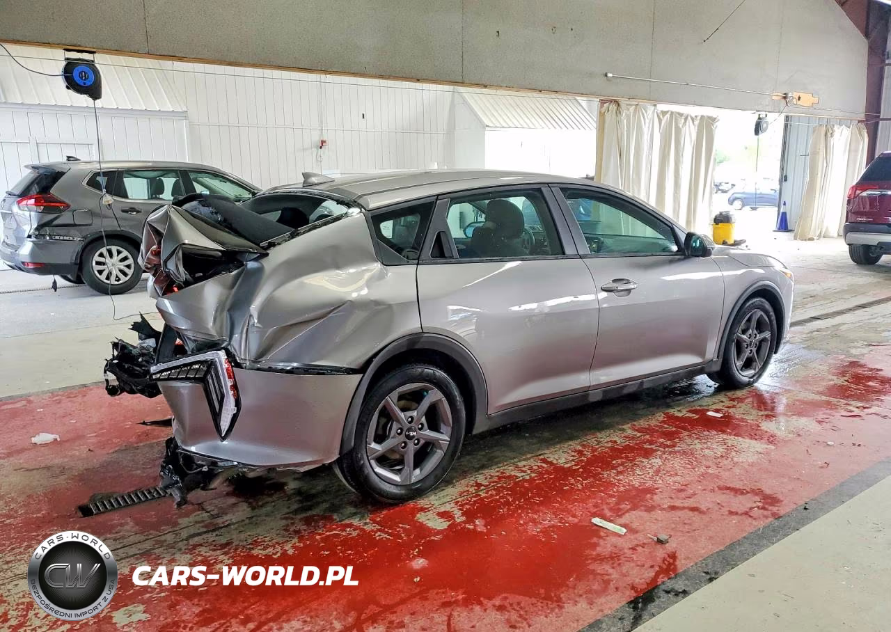 2025 Kia K4 Lxs VIN:3KPFT4DE2SE005466 - 3