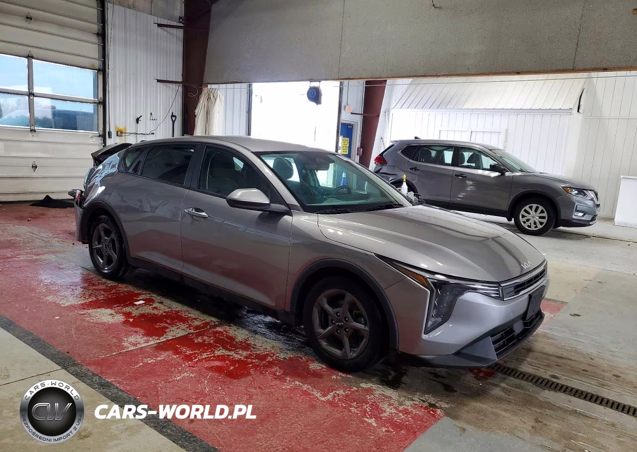 2025 Kia K4 Lxs VIN:3KPFT4DE2SE005466 - 4