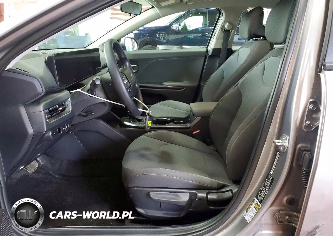 2025 Kia K4 Lxs VIN:3KPFT4DE2SE005466 - 7