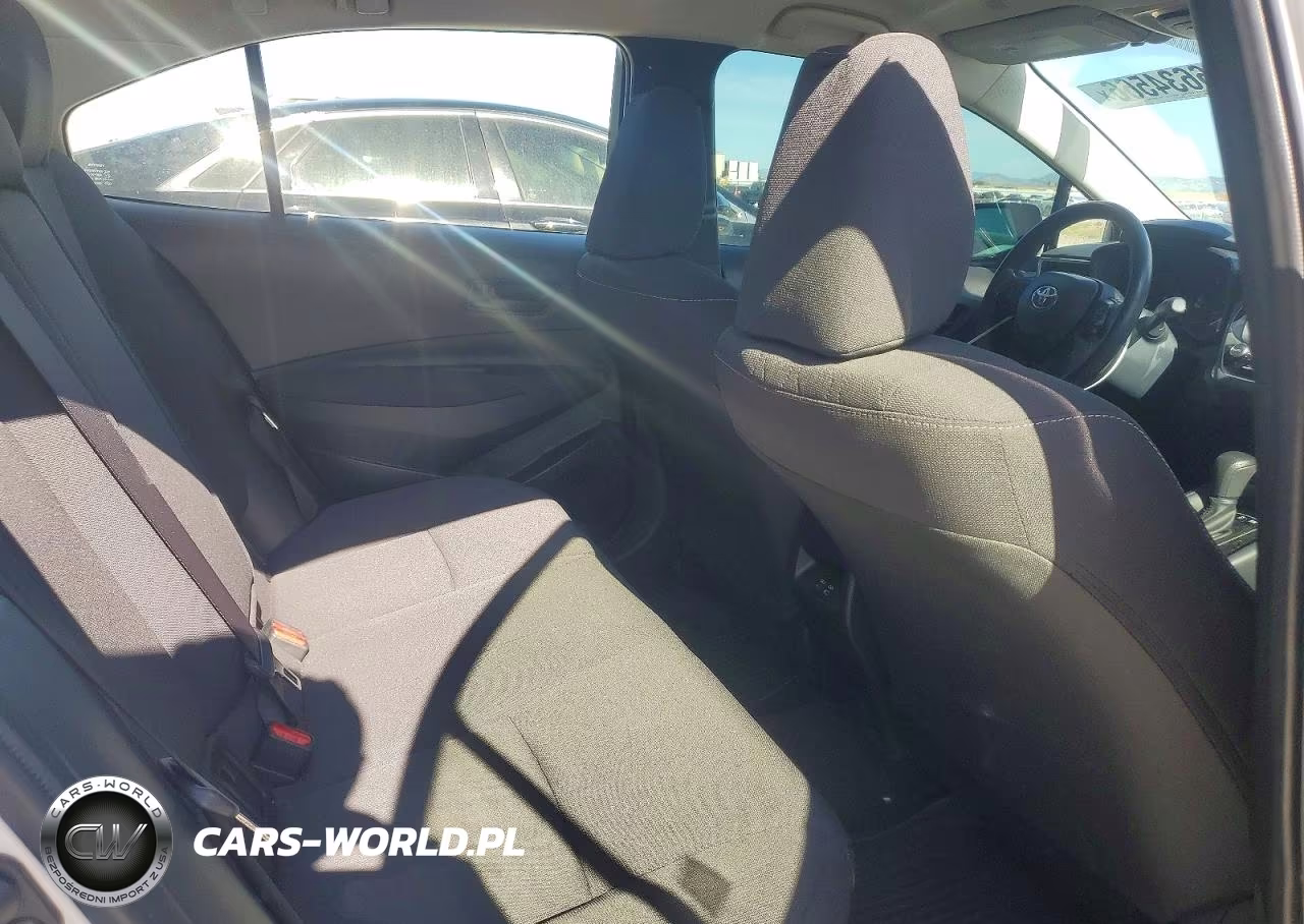 2024 Toyota Corolla Hybrid Le VIN:JTDBCMFE6R3047104 - 10