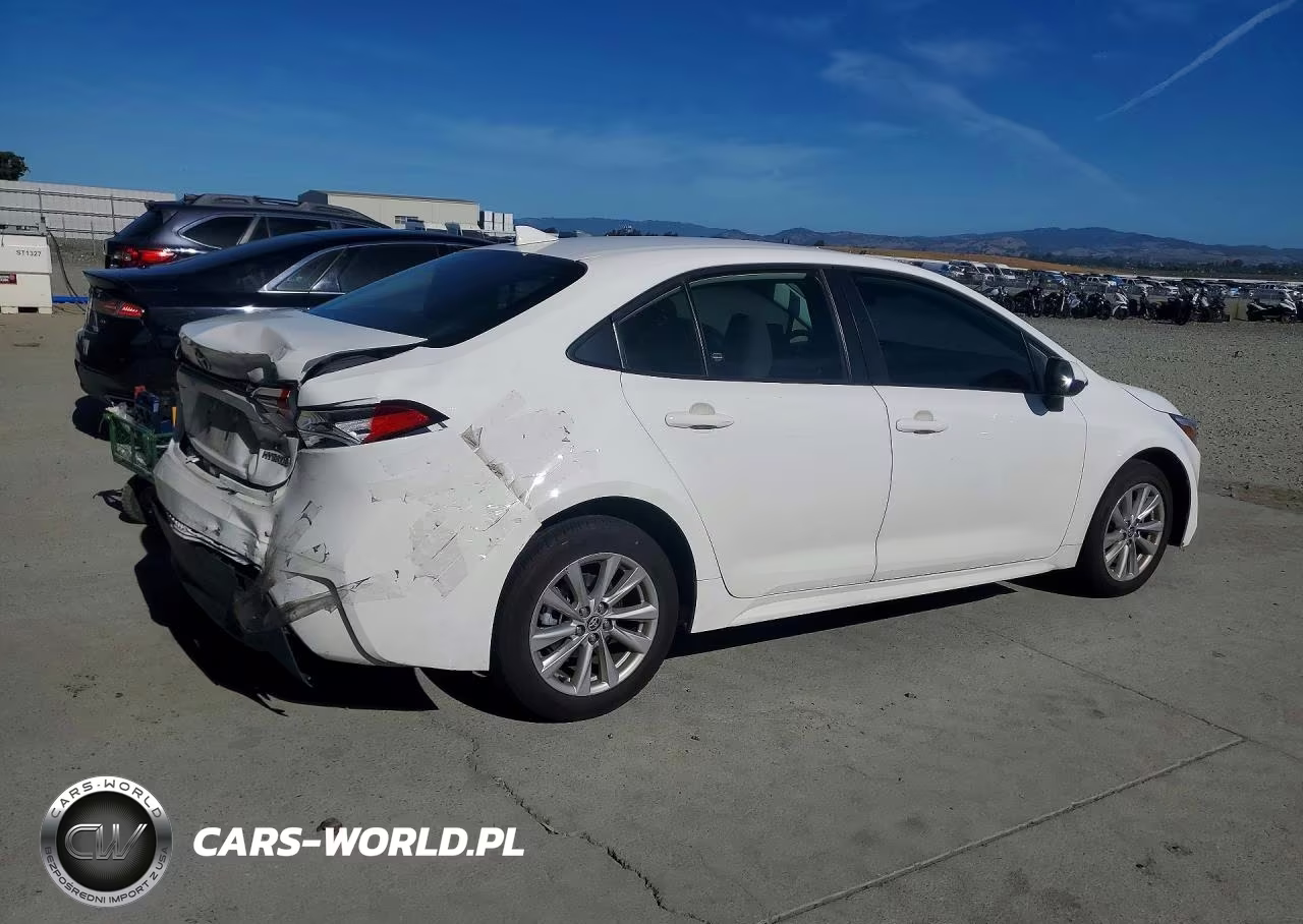 2024 Toyota Corolla Hybrid Le VIN:JTDBCMFE6R3047104 - 3