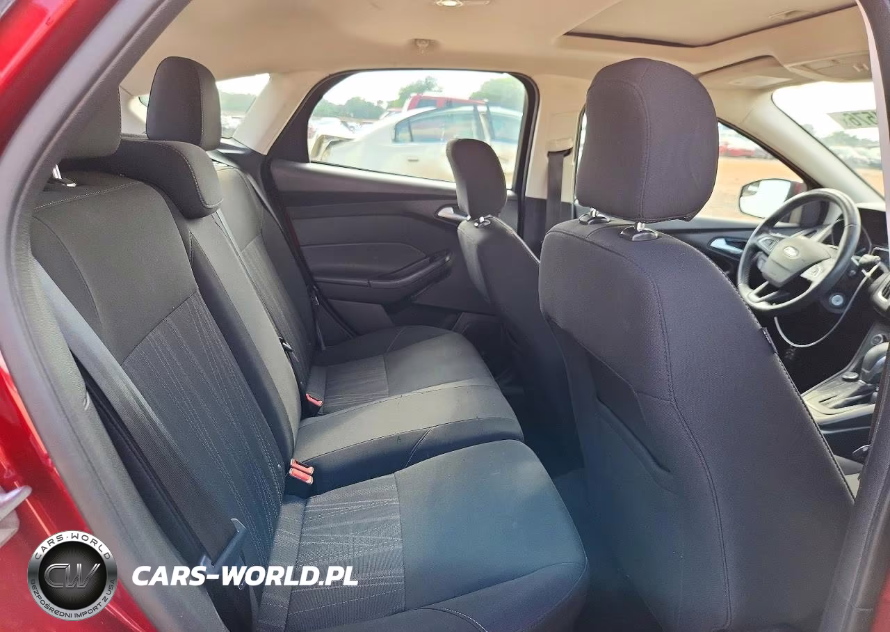 2017 Ford Focus Sel VIN:1FADP3M23HL339927 - 10