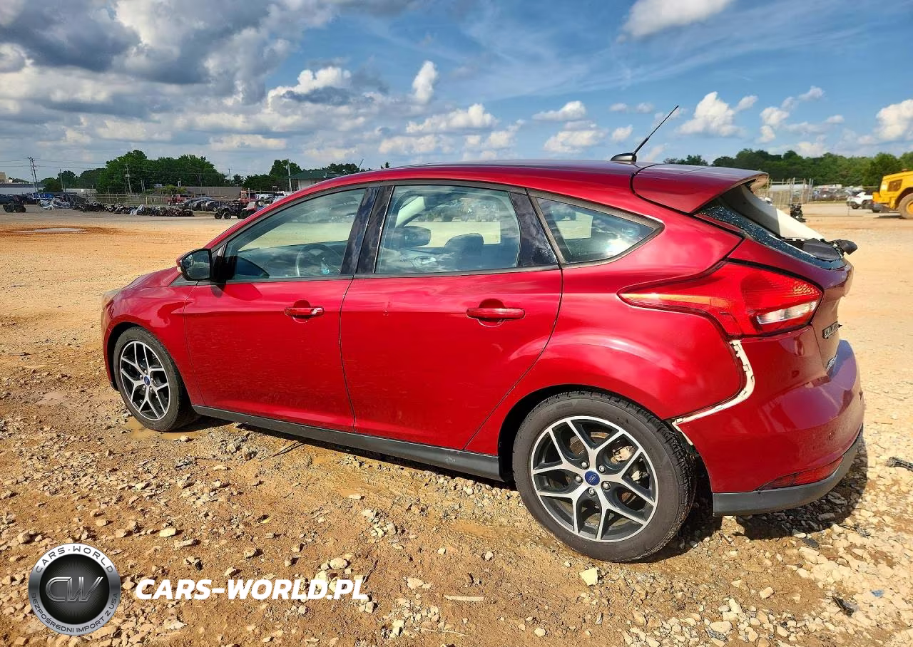 2017 Ford Focus Sel VIN:1FADP3M23HL339927 - 2