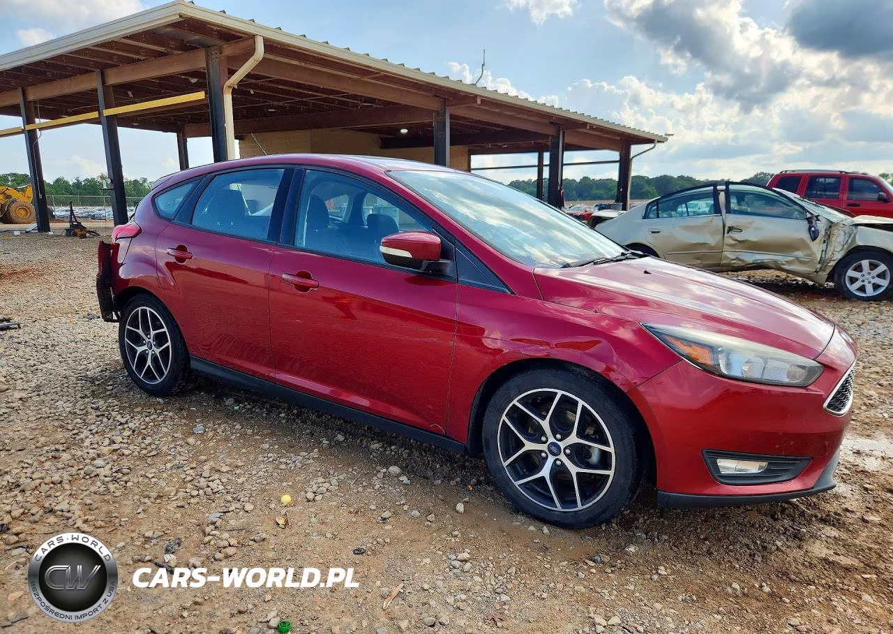 2017 Ford Focus Sel VIN:1FADP3M23HL339927 - 4