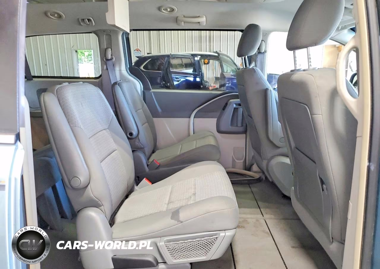 2008 Chrysler Town & Country Touring VIN:2A8HR54P38R839406 - 11