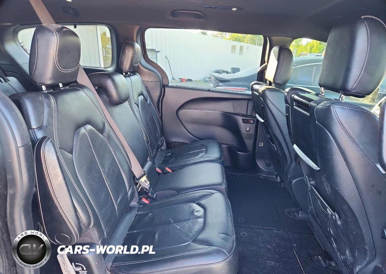 2020 Chrysler Pacifica Touring L Plus VIN:2C4RC1EG9LR286550 - 11