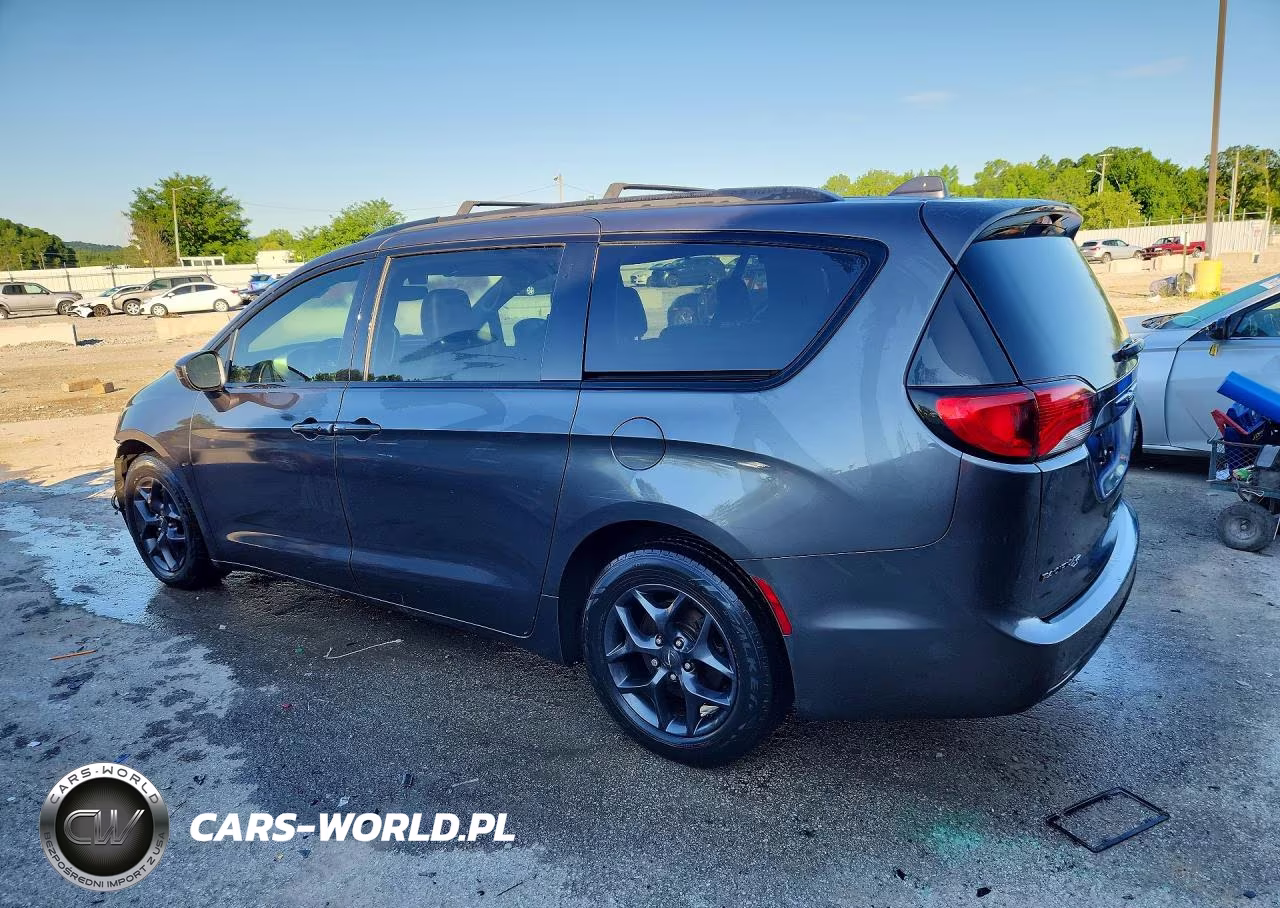 2020 Chrysler Pacifica Touring L Plus VIN:2C4RC1EG9LR286550 - 2