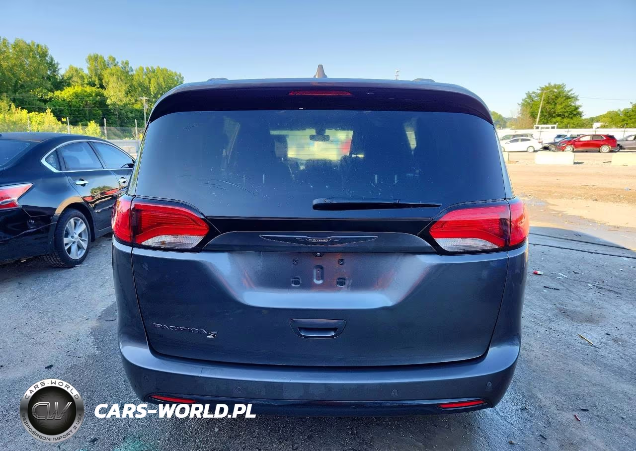 2020 Chrysler Pacifica Touring L Plus VIN:2C4RC1EG9LR286550 - 6