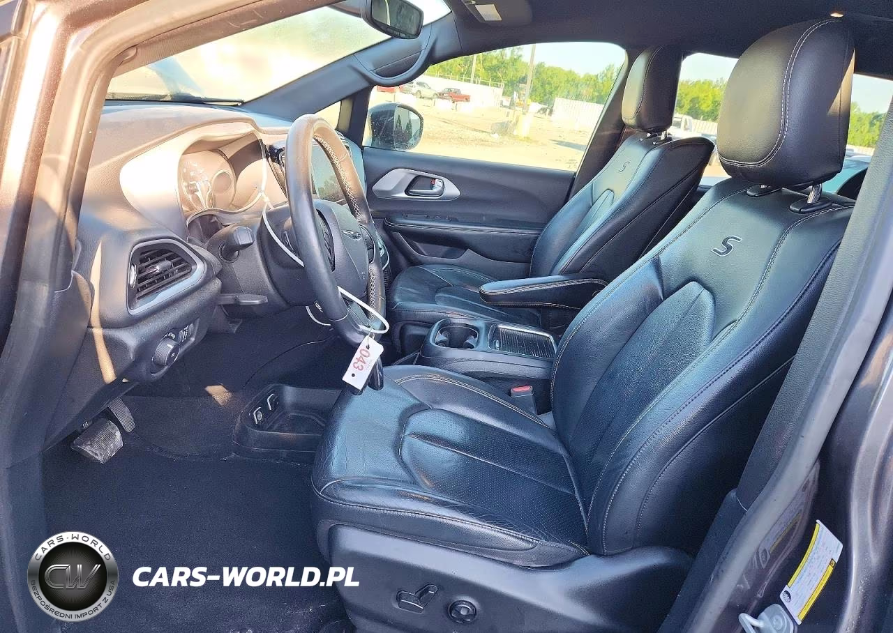 2020 Chrysler Pacifica Touring L Plus VIN:2C4RC1EG9LR286550 - 7