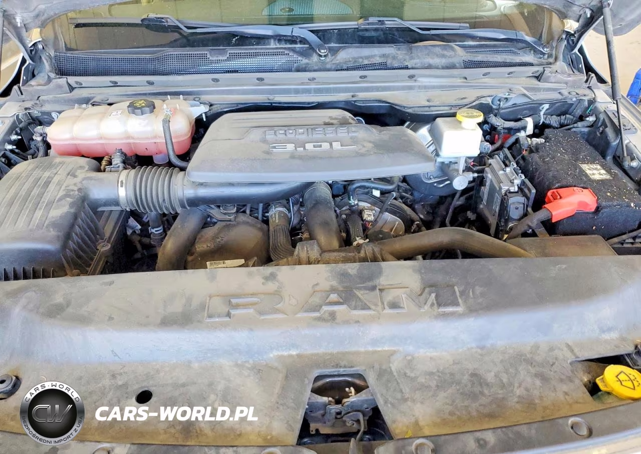 2021 Ram 1500 Laramie VIN:1C6SRFJM1MN680607 - 11