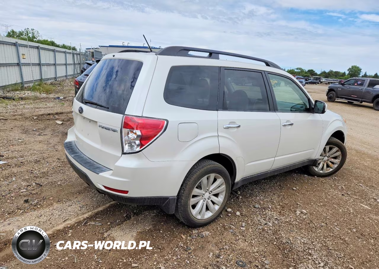 2011 Subaru Forester 2.5X Premium VIN:JF2SHBDCXBH759195 - 3