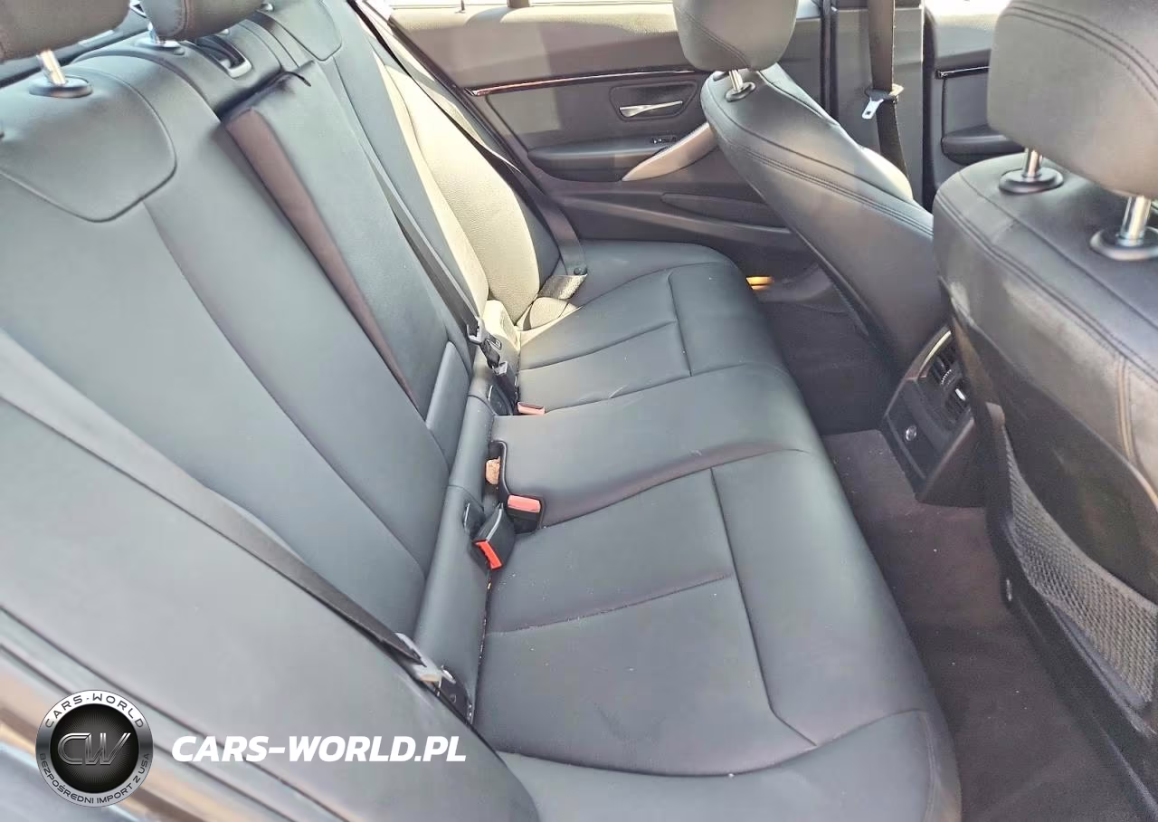 2018 BMW 330 Xi VIN:WBA8D9G50JNU72651 - 10