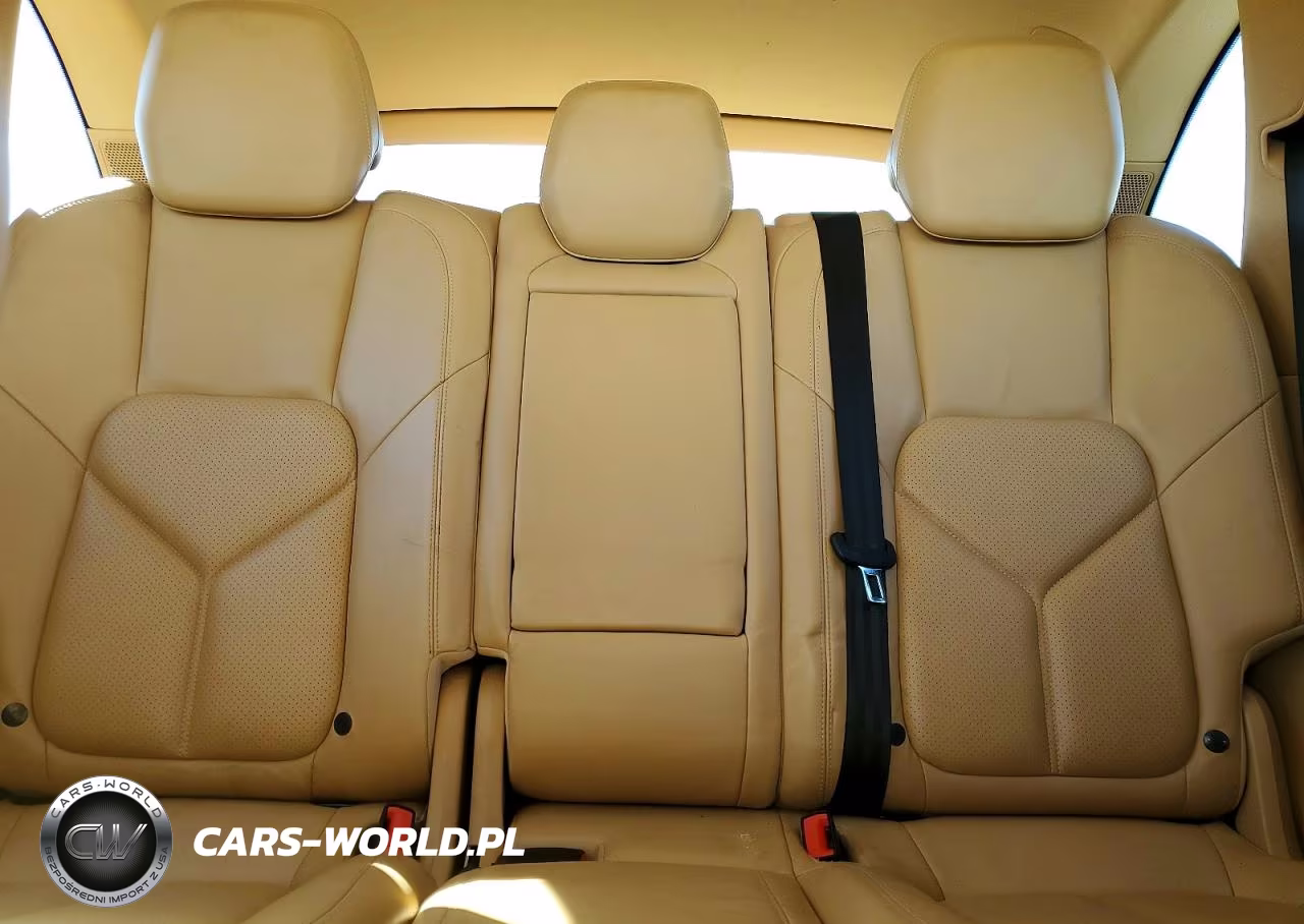 2012 Porsche Cayenne S Hybrid VIN:WP1AE2A24CLA93947 - 10
