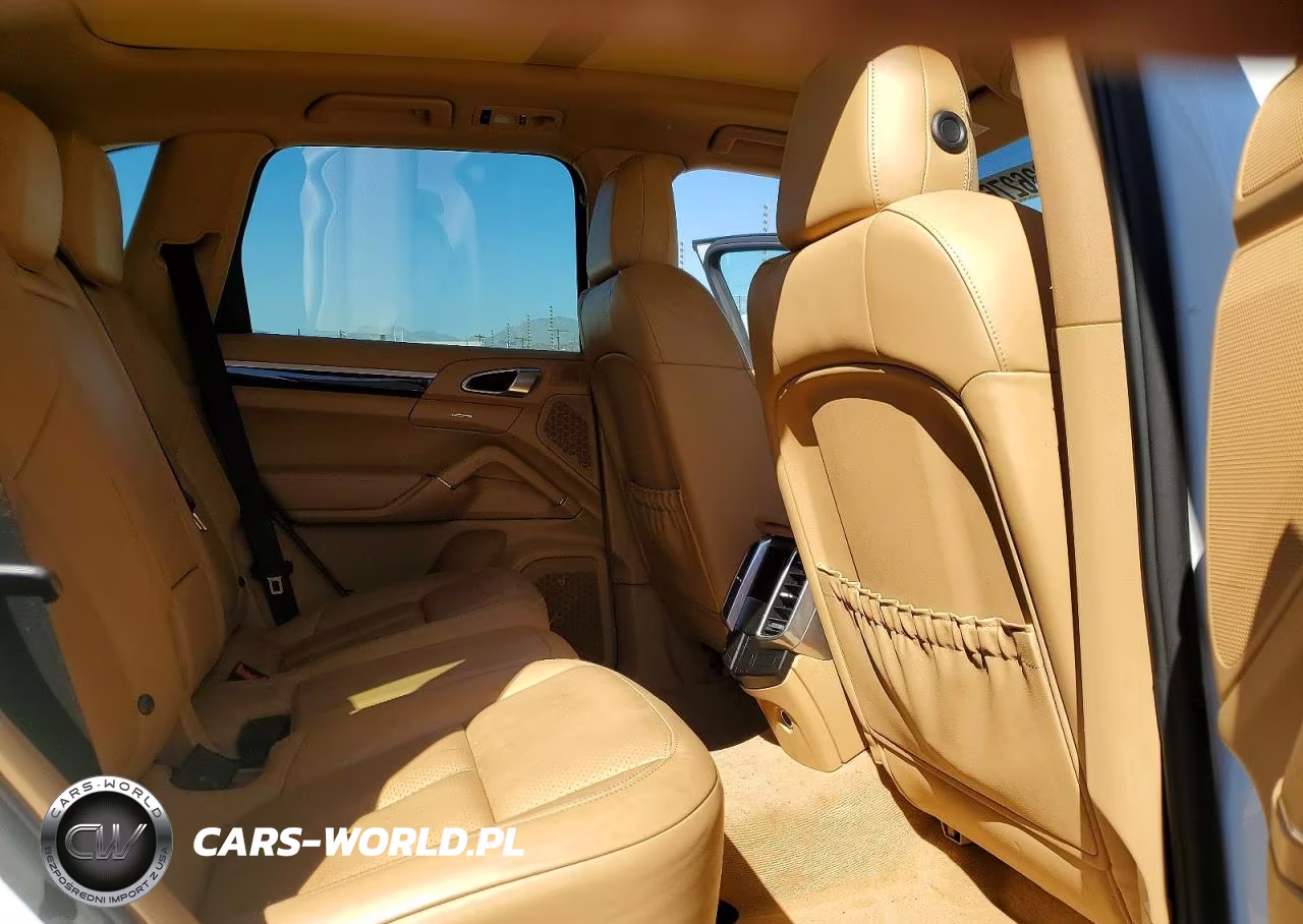 2012 Porsche Cayenne S Hybrid VIN:WP1AE2A24CLA93947 - 11