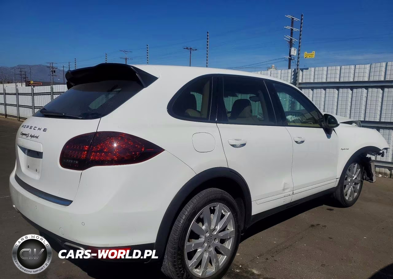 2012 Porsche Cayenne S Hybrid VIN:WP1AE2A24CLA93947 - 3