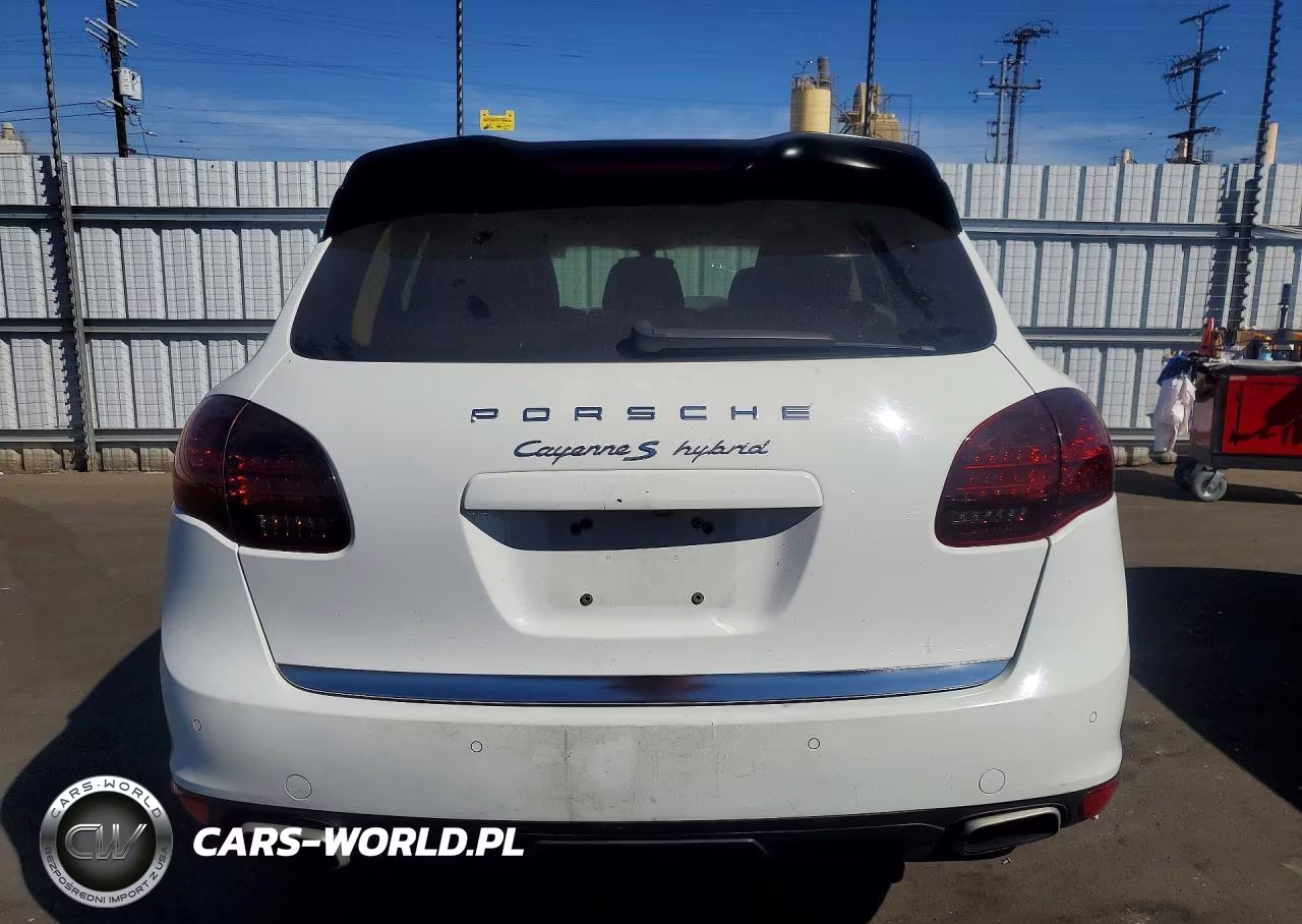 2012 Porsche Cayenne S Hybrid VIN:WP1AE2A24CLA93947 - 6