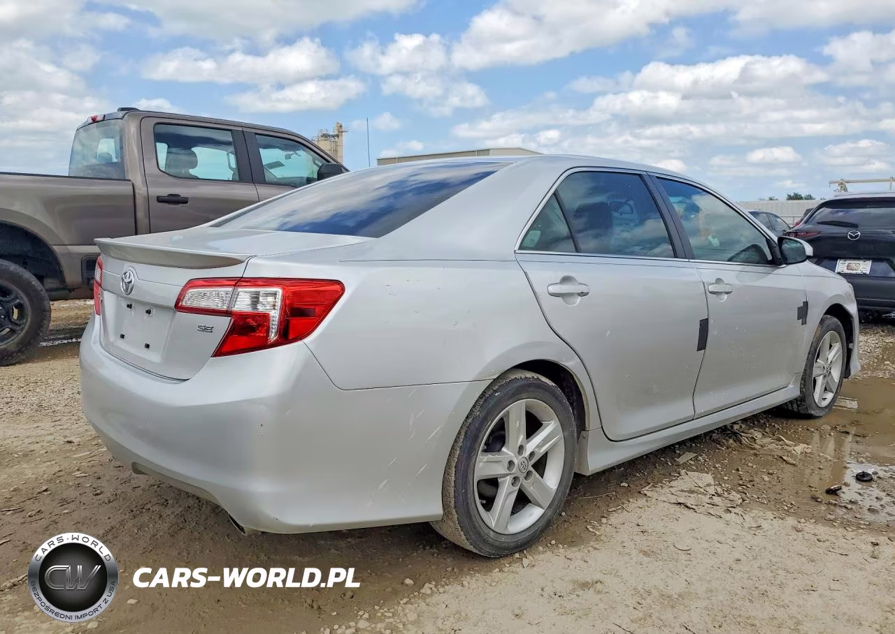 2014 Toyota Camry Se VIN:4T1BF1FK6EU325544 - 3