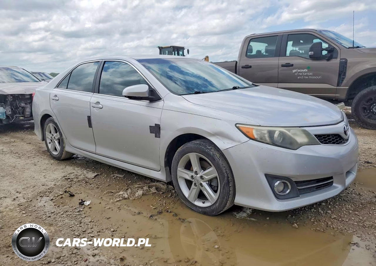 2014 Toyota Camry Se VIN:4T1BF1FK6EU325544 - 4