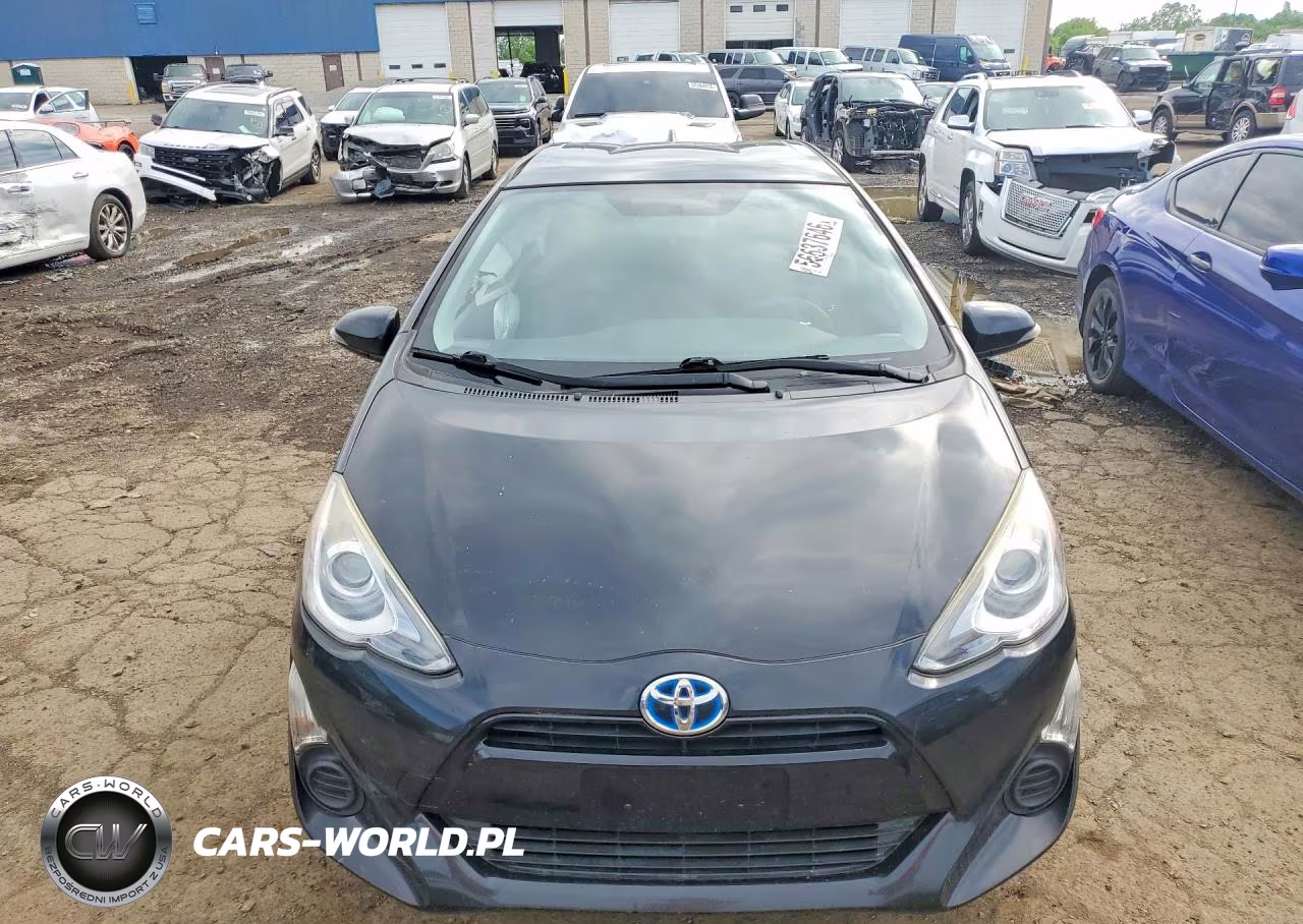 2015 Toyota Prius C Two VIN:JTDKDTB33F1580336 - 5