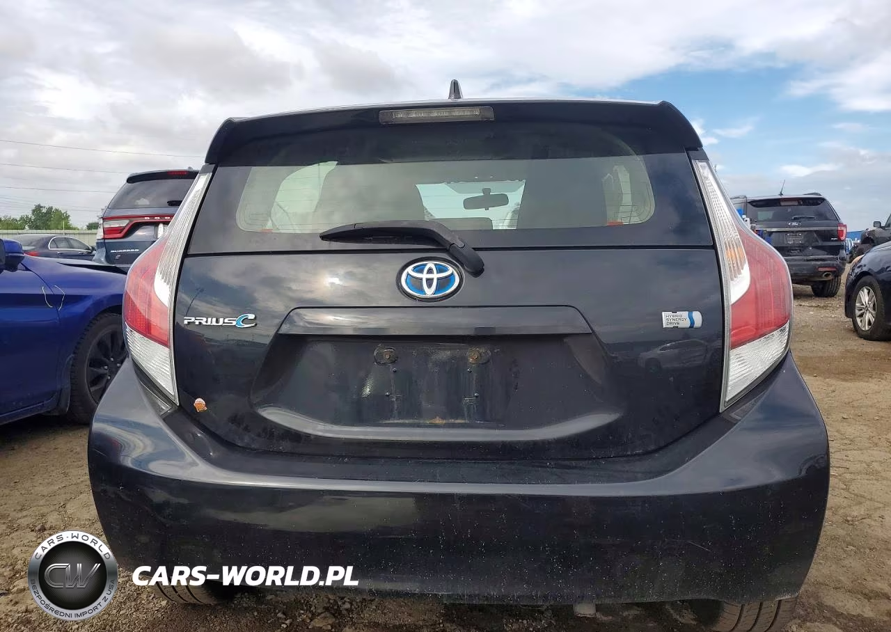 2015 Toyota Prius C Two VIN:JTDKDTB33F1580336 - 6