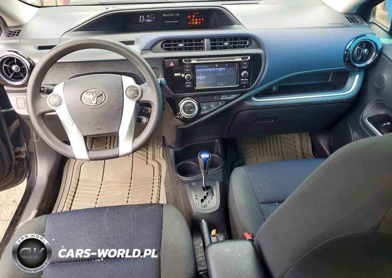 2015 Toyota Prius C Two VIN:JTDKDTB33F1580336 - 8