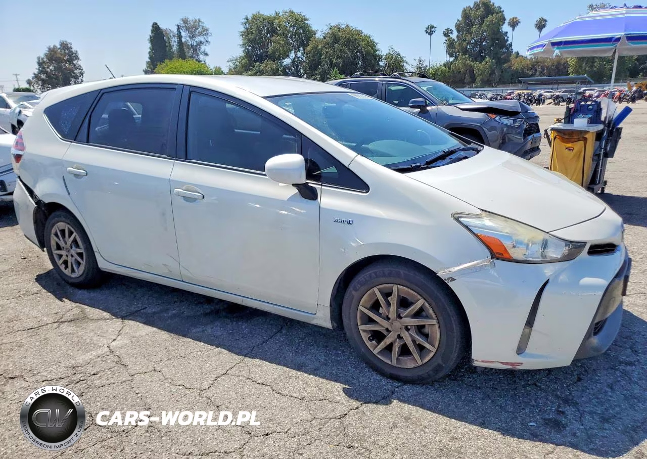 2015 Toyota Prius V Four VIN:JTDZN3EU9FJ029439 - 4