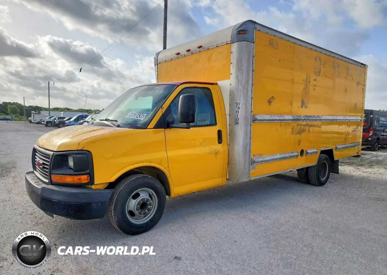 2012 GMC Savana Box Truck