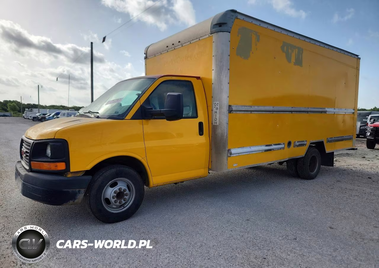 2014 GMC Savana Box Truck