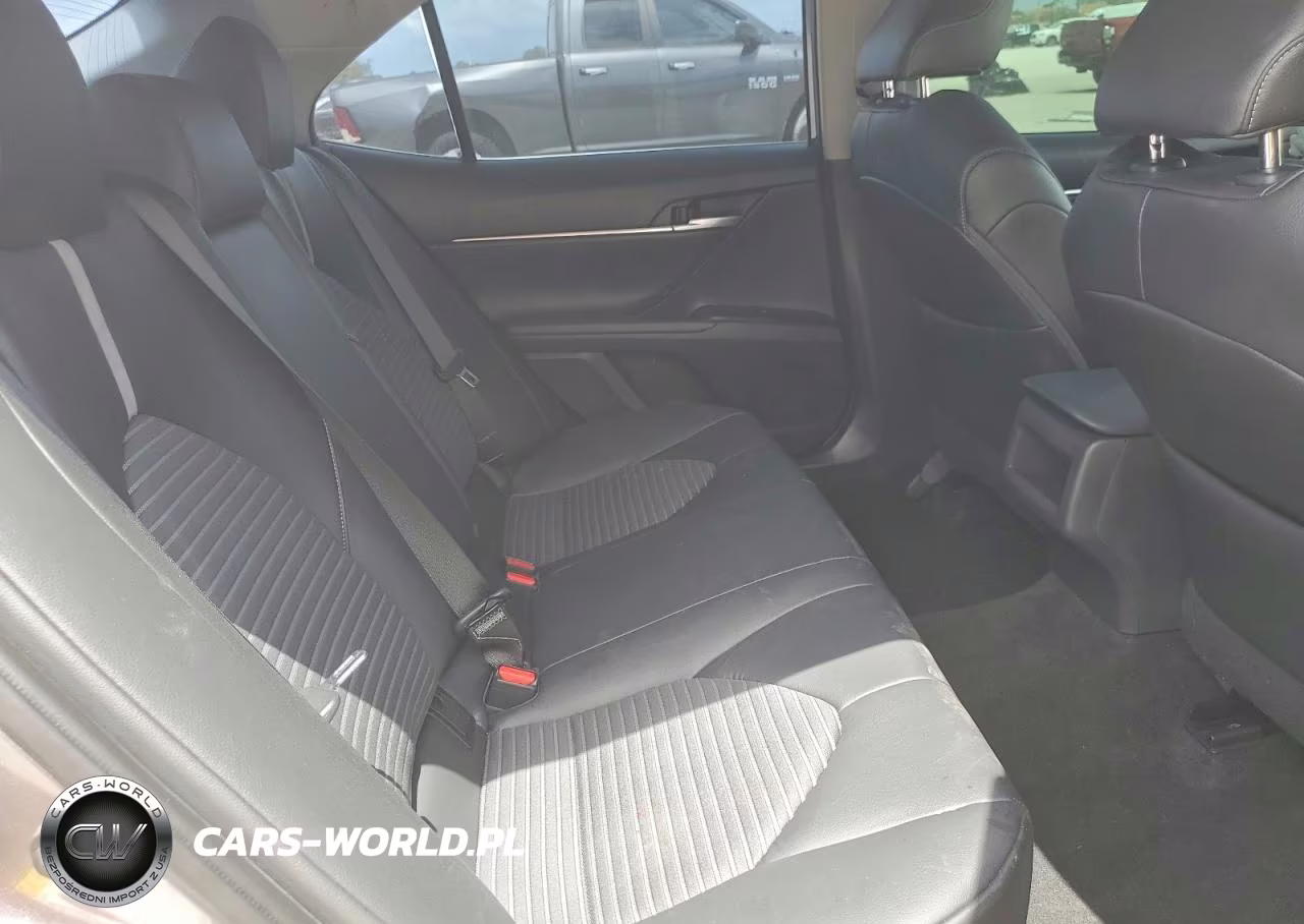 2018 Toyota Camry Se VIN:4T1B11HK2JU005241 - 10