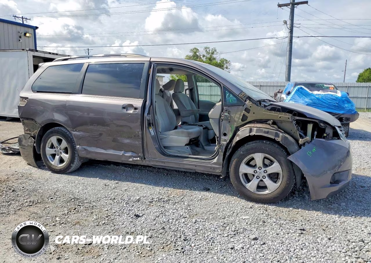 2014 Toyota Sienna Le VIN:5TDKK3DC7ES485511 - 4