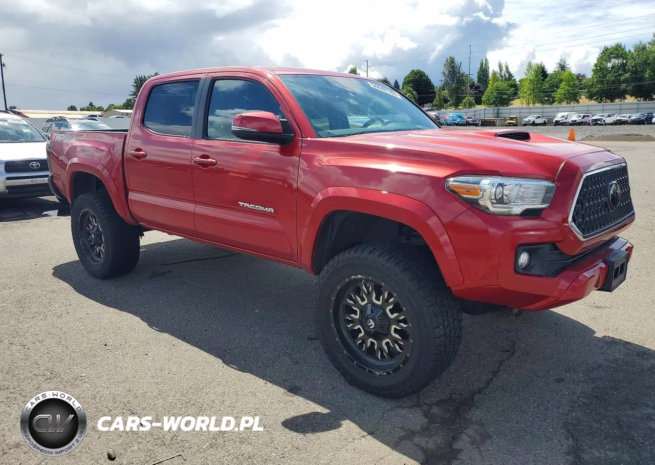 2018 Toyota Tacoma Trd Sport VIN:3TMCZ5AN8JM128415 - 4