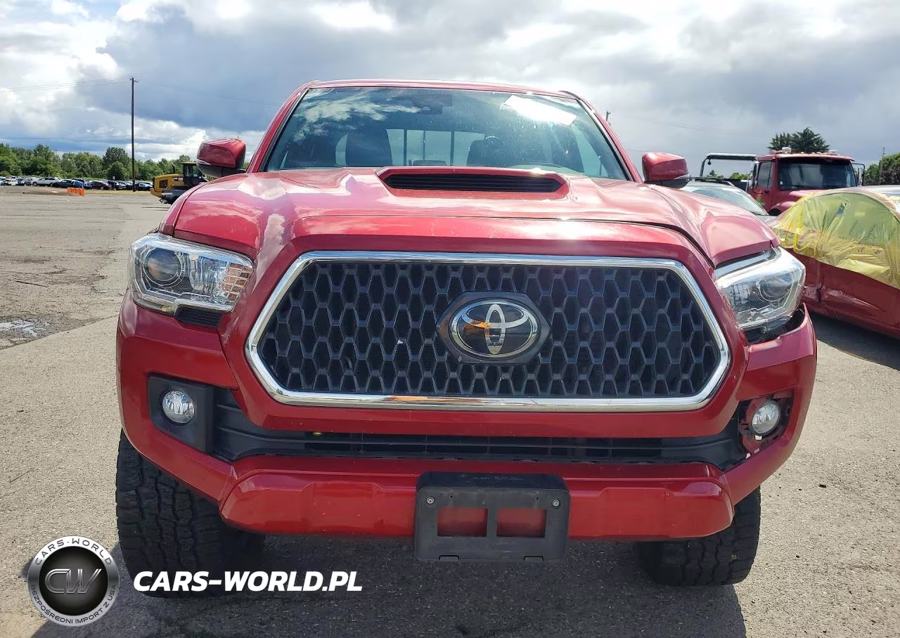 2018 Toyota Tacoma Trd Sport VIN:3TMCZ5AN8JM128415 - 5