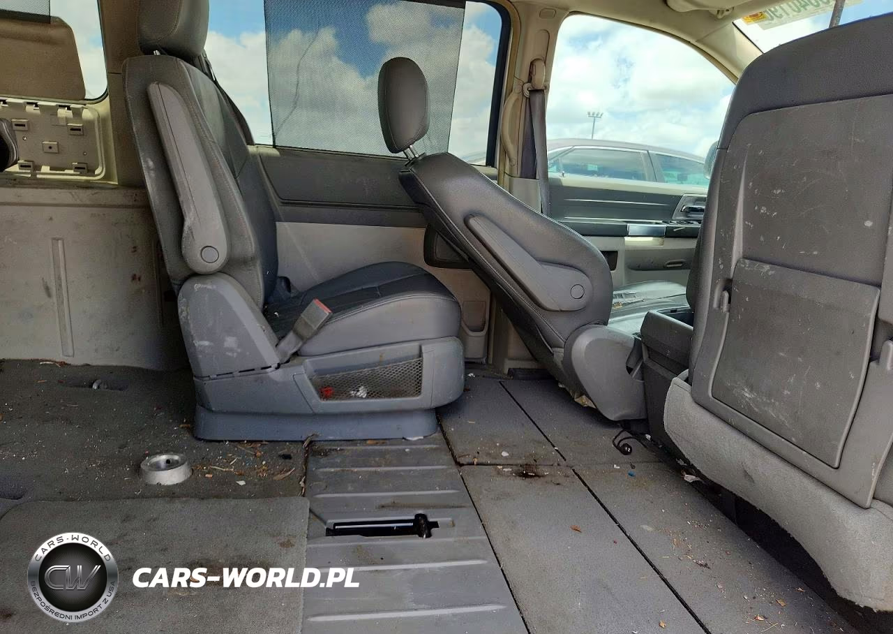 2008 Chrysler Town & Country Touring VIN:2A8HR54P58R143484 - 11