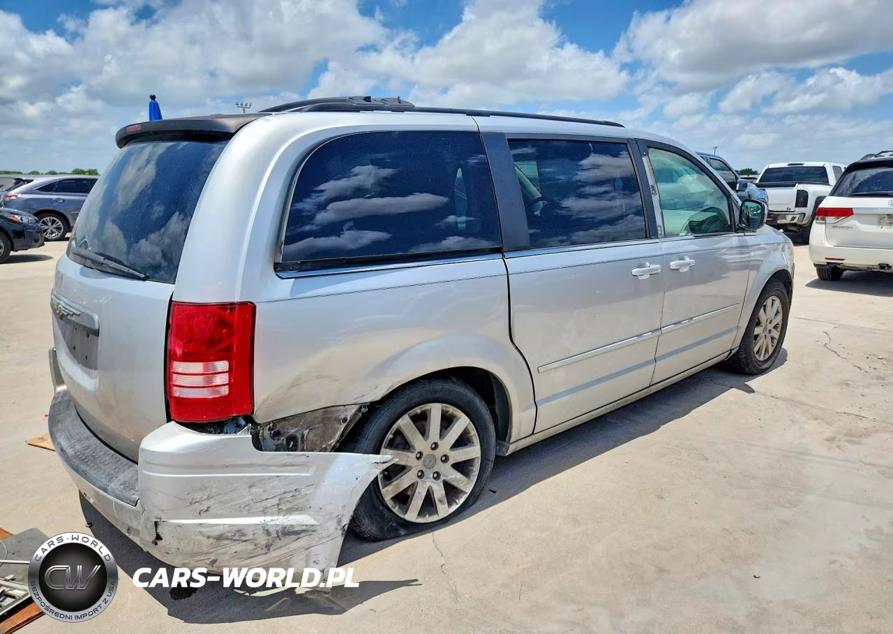 2008 Chrysler Town & Country Touring VIN:2A8HR54P58R143484 - 3