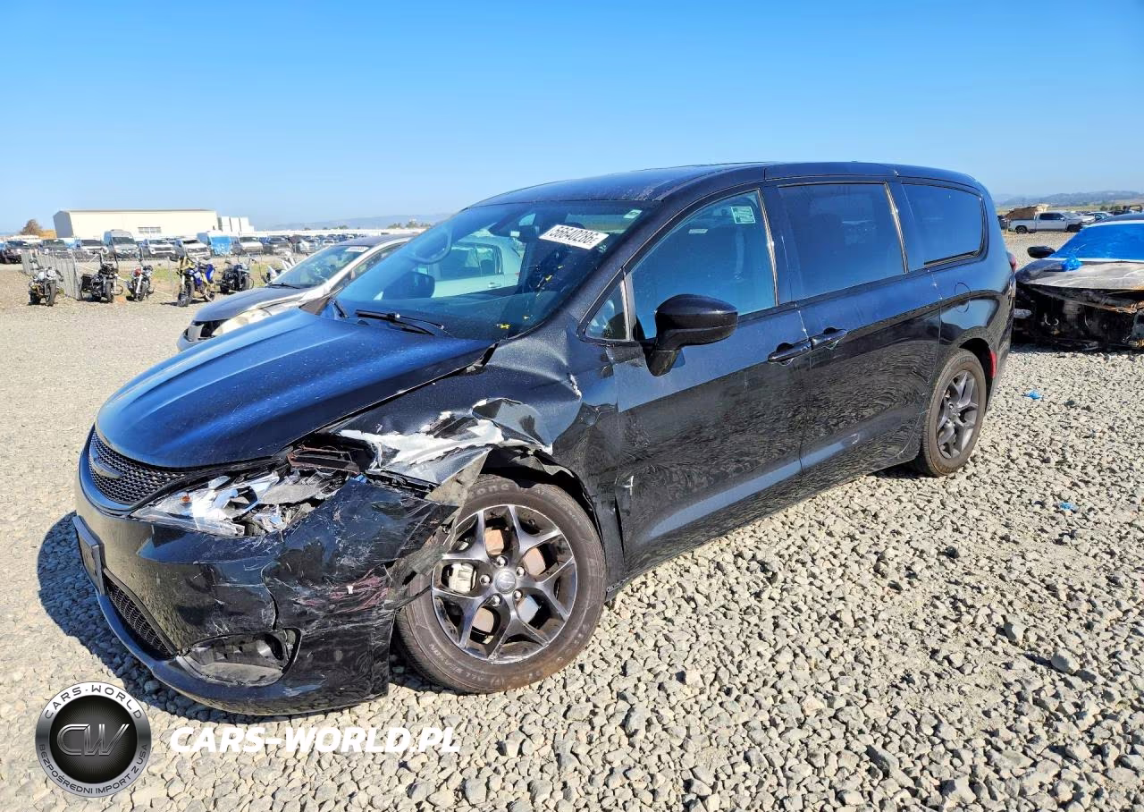 2019 Chrysler Pacifica Touring Plus – zdjęcie 1 z 13