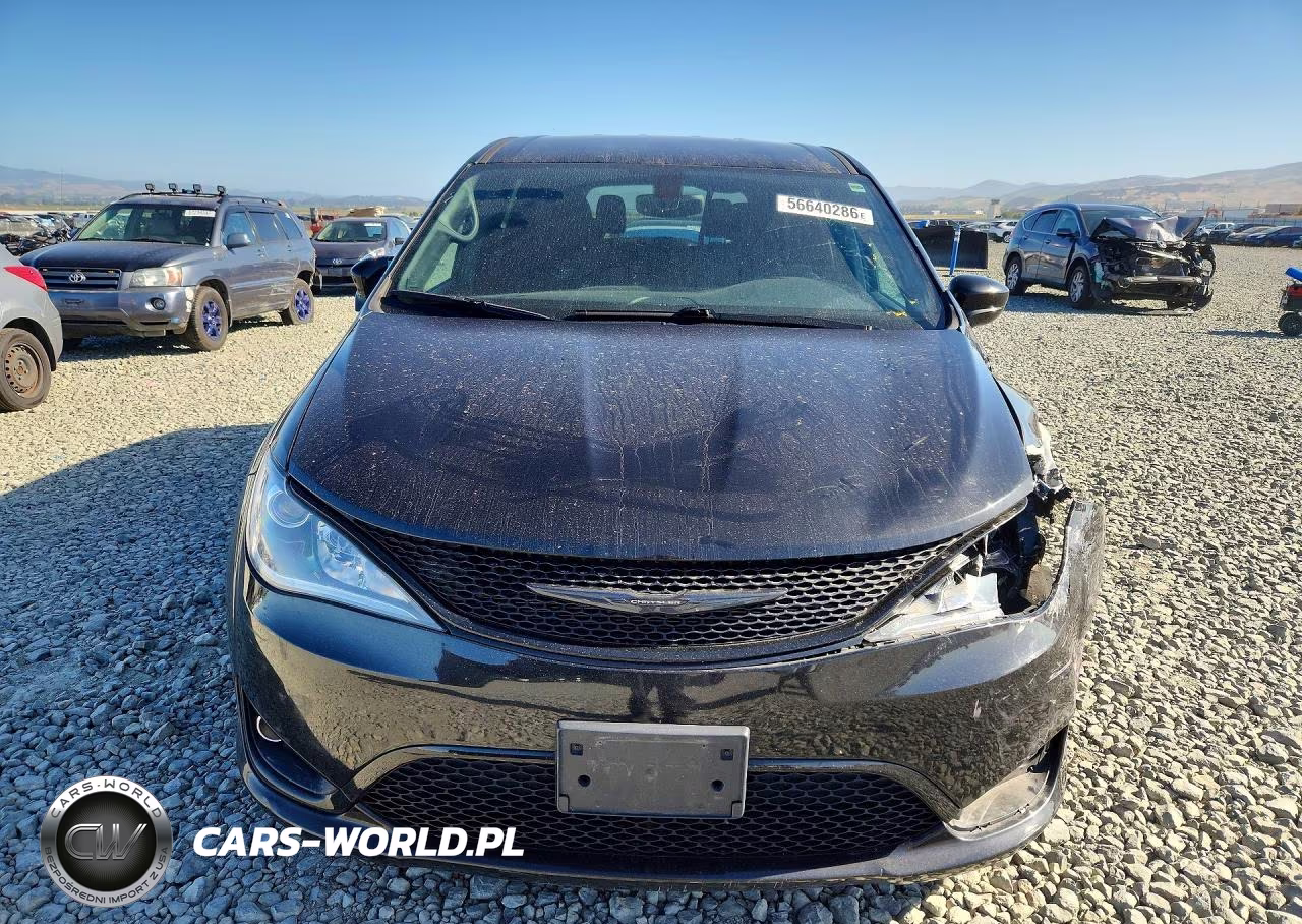 2019 Chrysler Pacifica Touring Plus VIN:2C4RC1FG8KR635968 - 5