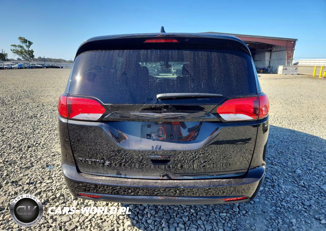 2019 Chrysler Pacifica Touring Plus VIN:2C4RC1FG8KR635968 - 6