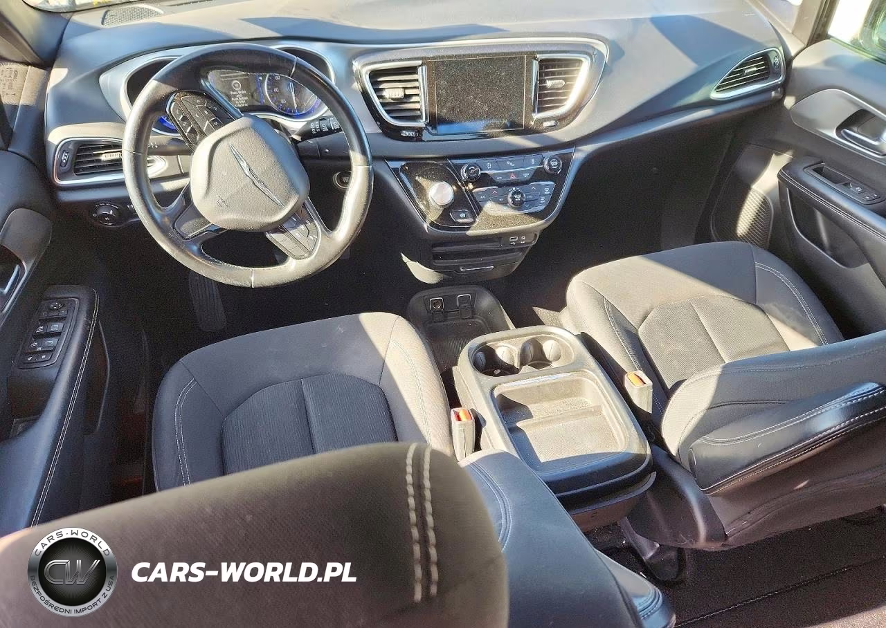 2019 Chrysler Pacifica Touring Plus VIN:2C4RC1FG8KR635968 - 8