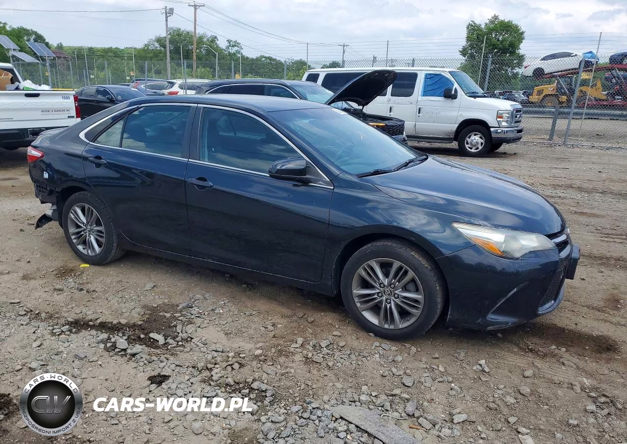2015 Toyota Camry Se VIN:4T1BF1FK1FU042504 - 4