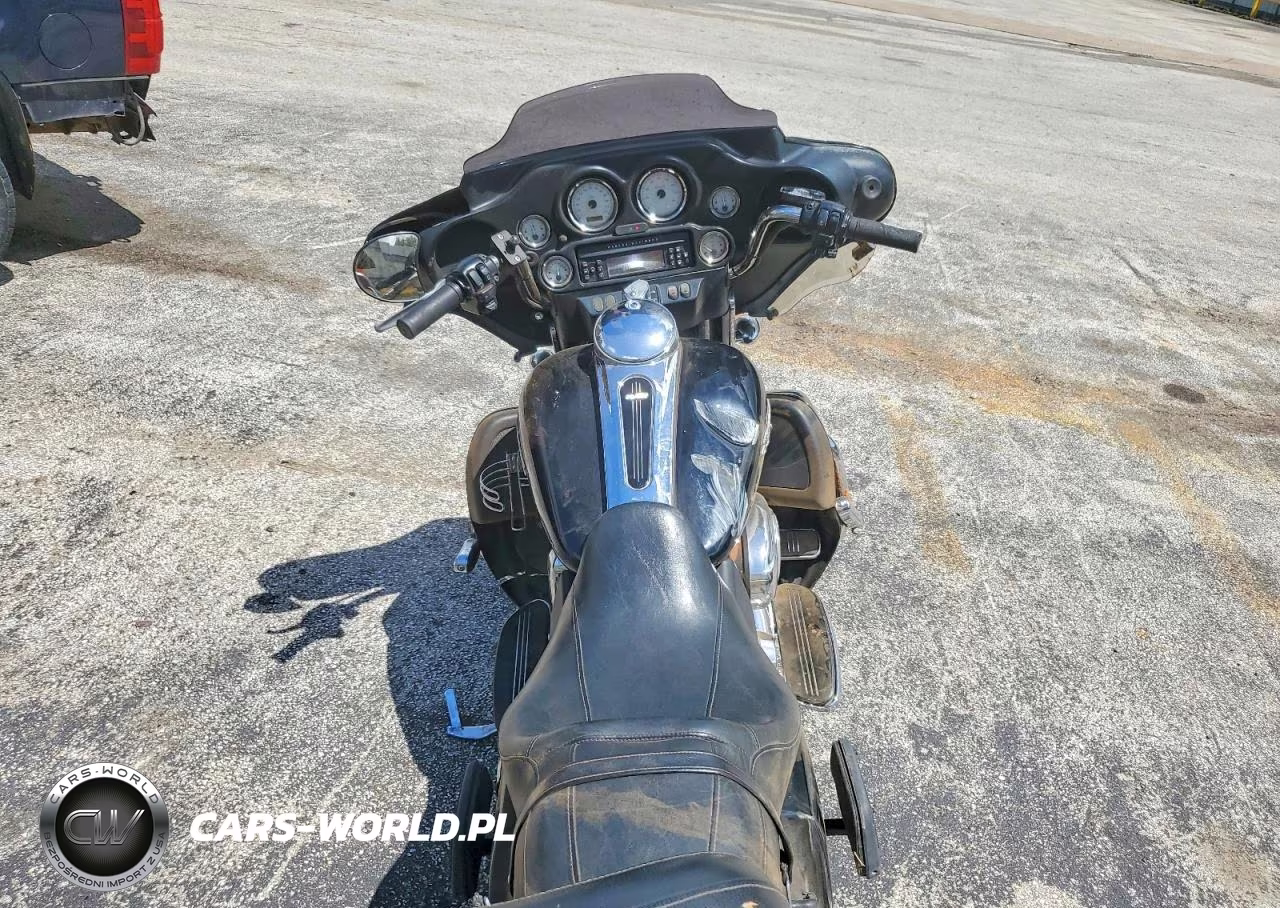 2011 Harley-Davidson Flhx VIN:1HD1KBM11BB649373 - 6