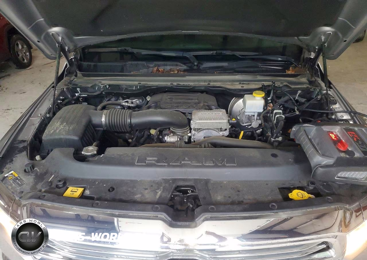 2024 Ram 1500 Laramie VIN:1C6SRFJT8RN224084 - 11