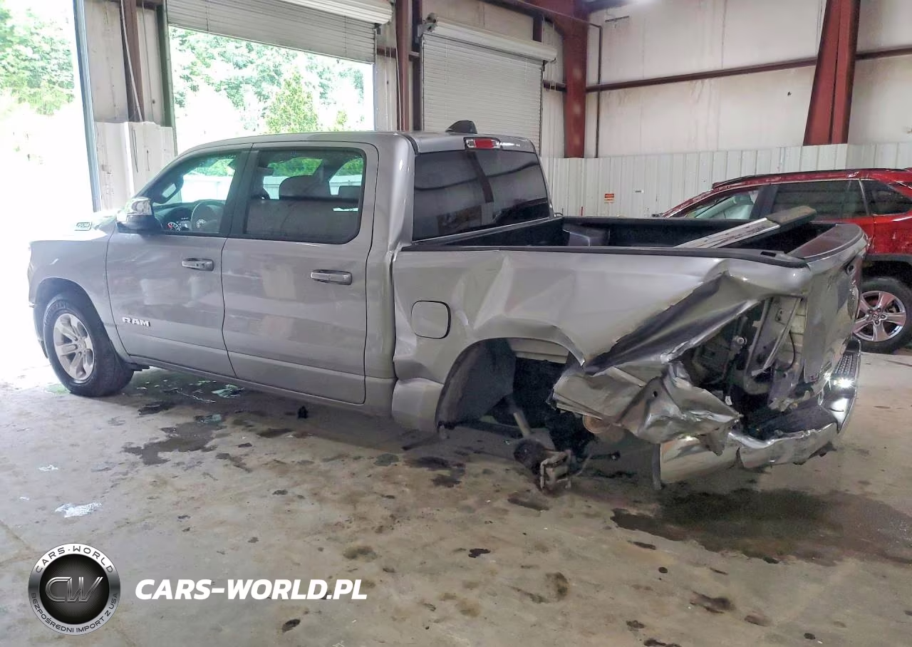 2024 Ram 1500 Laramie VIN:1C6SRFJT8RN224084 - 2