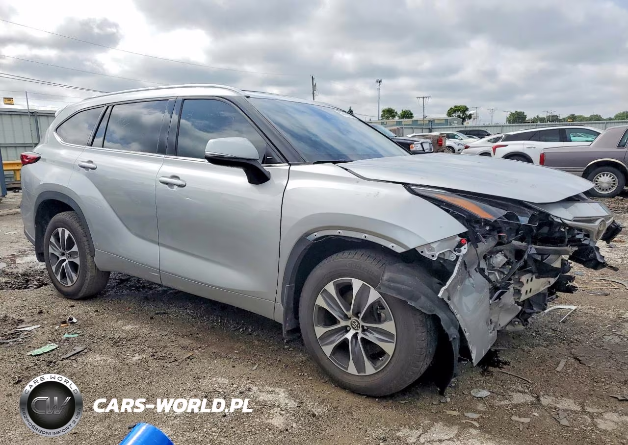 2022 Toyota Highlander Xle VIN:5TDGZRBH6NS586431 - 4